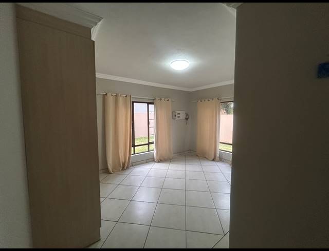 5 BEDROOM HOUSE FOR SALE IN VANDERBIJLPARK SE 8